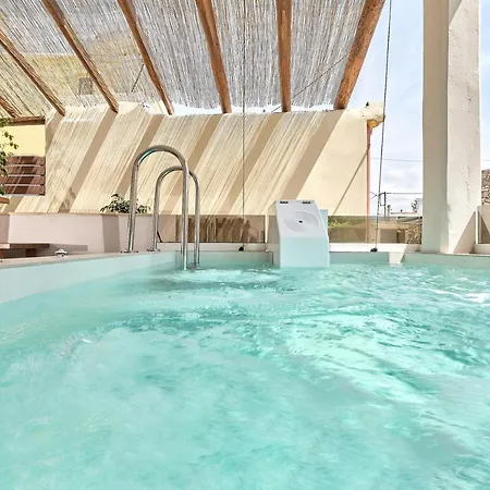 Villa 2 Bedroom With Heated Swimming Pool-spa Whirlpool-bbq!