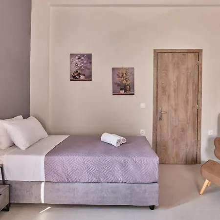 2 Bedroom With Heated Swimming Pool-spa Whirlpool-bbq!