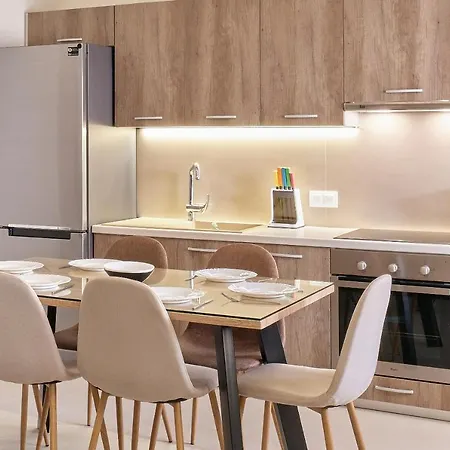 2 Bedroom With Heated Swimming Pool-spa Whirlpool-bbq! Villa *