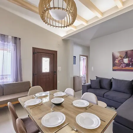 2 Bedroom With Heated Swimming Pool-spa Whirlpool-bbq! Villa